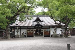 泉穴師神社